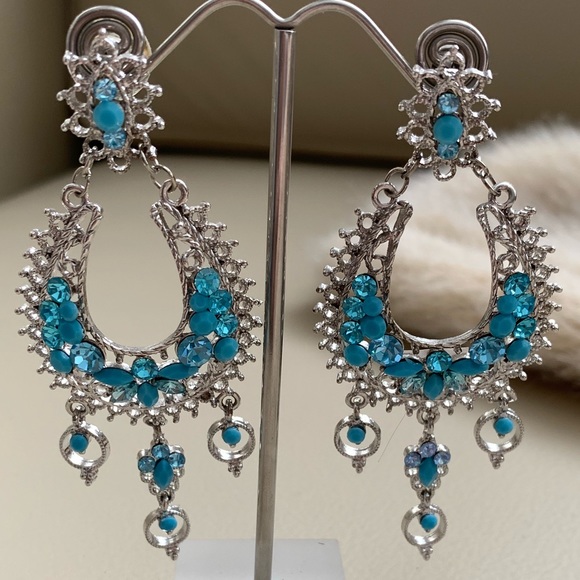 🆕🔥Turquoise Shiny Crystals Chandelier Earrings - Picture 2 of 4